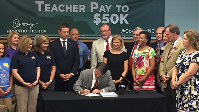 McCrory signs North Carolina budget, which includes increase to teacher pay - WSOC Charlotte